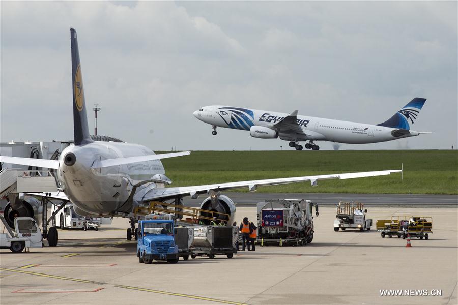 PARIS, May 19, 2016 (Xinhua) -- Photo taken on May 19, 2016 shows an airplane of EgyptAir taking off at the Charles de Gaulle Airport, in Paris, France. Egypt