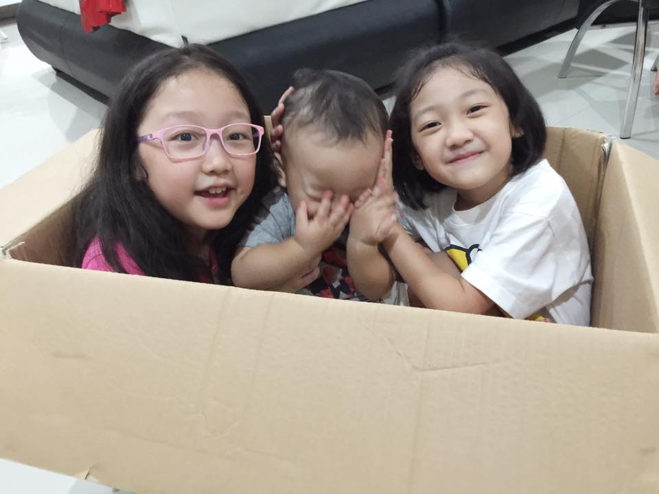 印度尼西亞寶寶：Claudia、Olivia、Javier