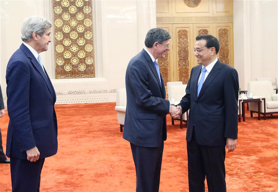 Chinese Premier Li Keqiang (R) meets with U.S. Secretary of State John Kerry (L) and Treasury Secretary Jacob Lew, who are here to attend the eighth round of China-U.S. Strategic and Economic Dialogues and the seventh round of China-U.S. High-Level Consultation on People-to-People Exchange, in Beijing, capital of China, June 7, 2016. (Xinhua/Yao Dawei)