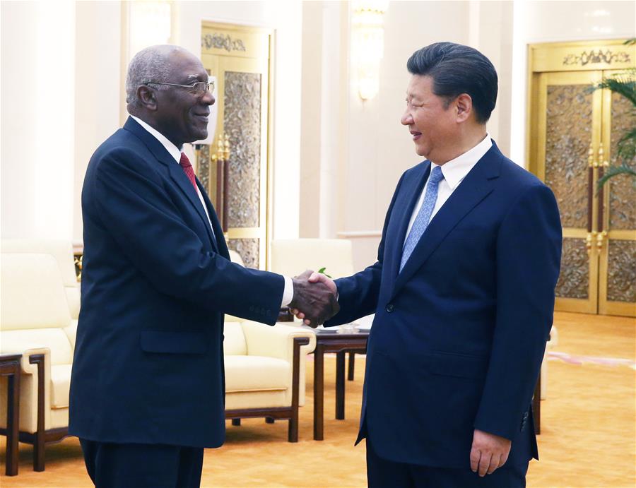 BEIJING, June 27, 2016 (Xinhua) -- Chinese President Xi Jinping (R), also general secretary of the Communist Party of China (CPC) Central Committee, meets with Cuban leader Raul Castro