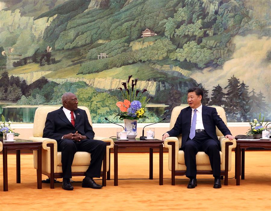 BEIJING, June 27, 2016 (Xinhua) -- Chinese President Xi Jinping (R), also general secretary of the Communist Party of China (CPC) Central Committee, meets with Cuban leader Raul Castro