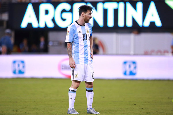 Lionel Messi of Argentina looks on during the championship match between Argentina and Chile at MetLife Stadium as part of Copa America. [Photo/VCG]