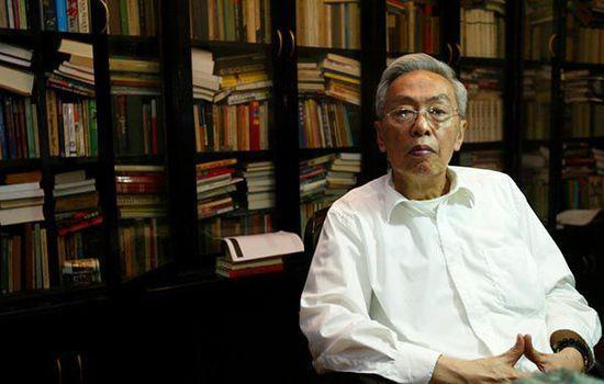 Lu Gusun -- a former English professor at Shanghai