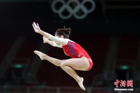 "當地時間8月4日，裏約奧林匹克體育館，俄羅斯女子體操選手穆斯塔芬娜等進行平衡木賽前訓練。<a