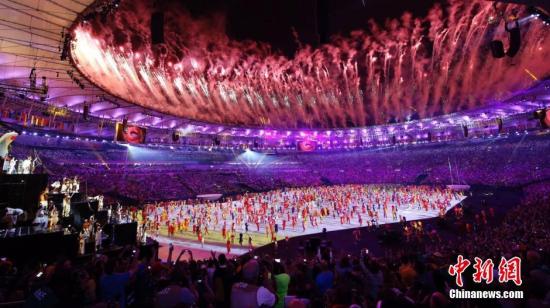 "當地時間8月5日晚8時，2016里約奧運會開幕式在裏約熱內盧馬拉卡納體育場舉行。圖為開幕式上的表演。<a
