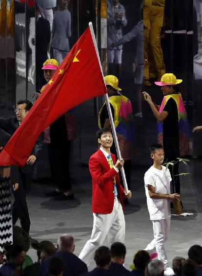 8月5日，旗手雷聲引導中國奧運代表團入場