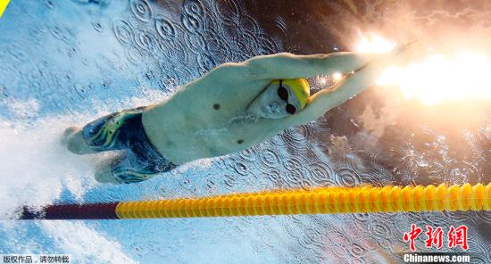 當地時間8月6日，男子400米自由遊決賽，澳大利亞選手霍頓入水瞬間