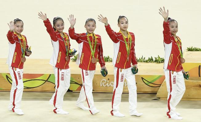 8月9日，中國選手在頒獎儀式結束後退場