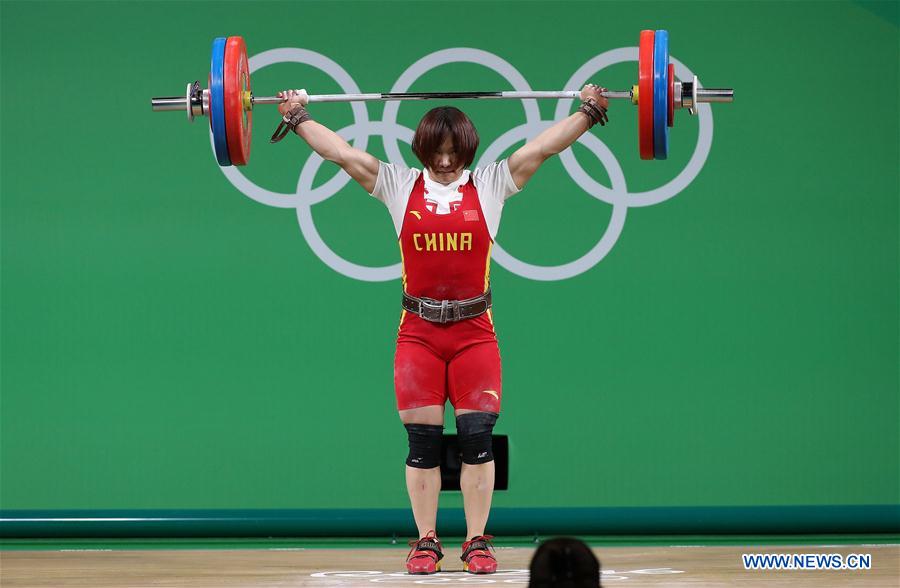 Xiang Yanmei da a China su cuarto oro en halterofilia pese a una lesión de cuello