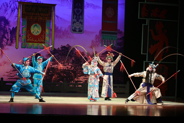 Liao Opera is the only local tune of Liaoning Province. During the course of its development, the traditional tune has had its ups and downs, but still remains true to its roots.