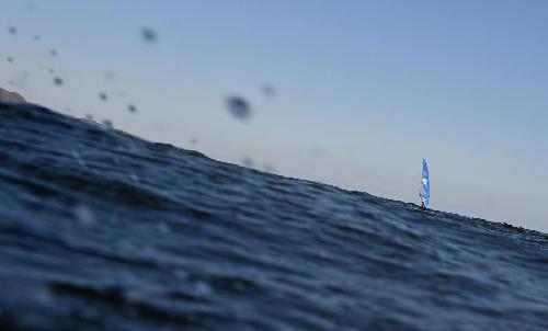 無風迫使奧運會帆船帆板獎牌輪比賽再次延後