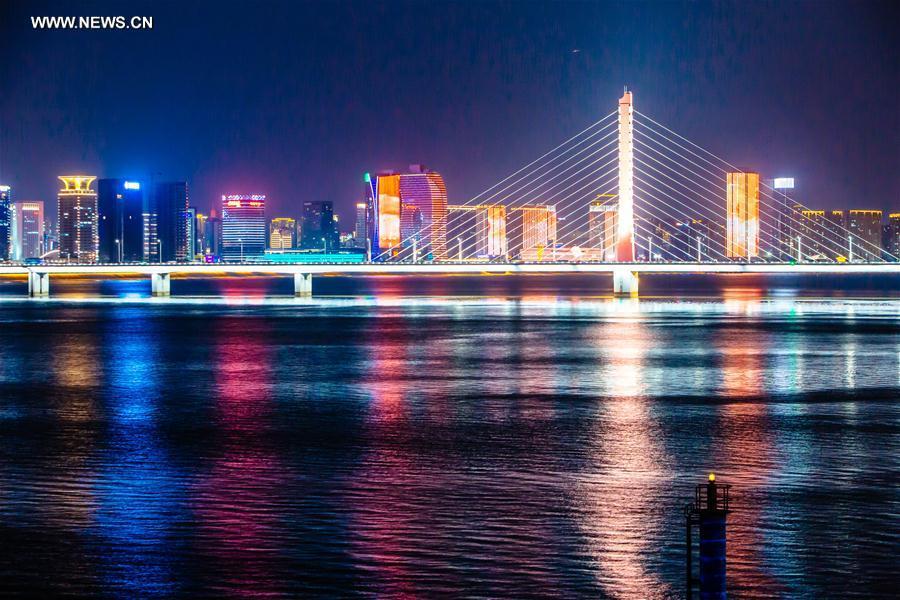 Photo taken on Aug. 27, 2016 shows the Xixing Bridge across the Qiantang River in Hangzhou City, capital of east China