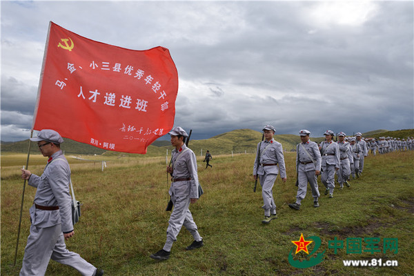 實地體驗過草地。高飛攝