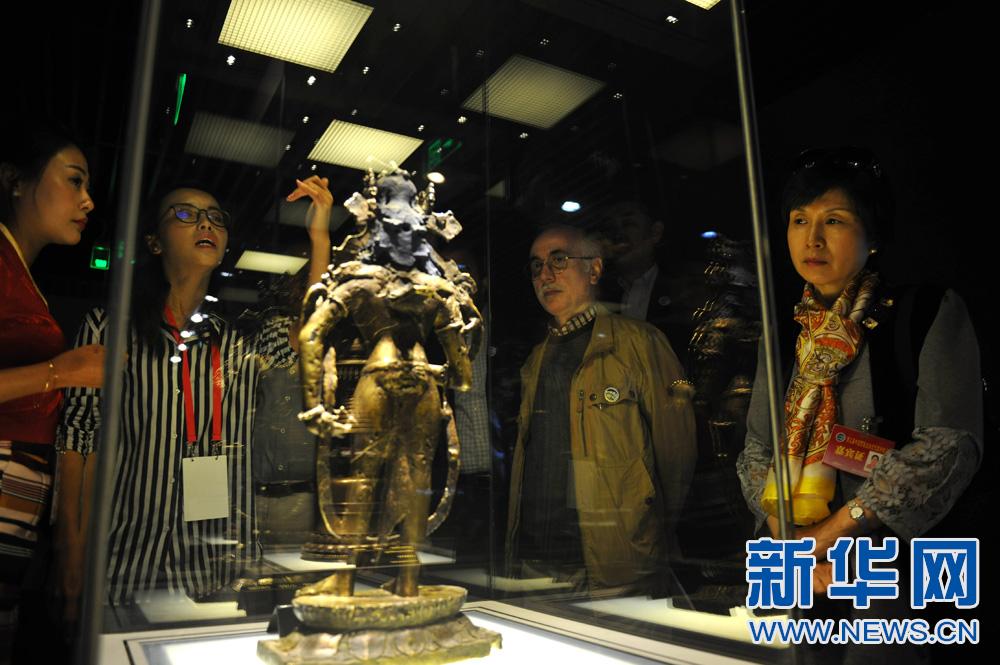 The cultural relics on display include paintings, Buddha statues, porcelains, jadeware and musical instruments.