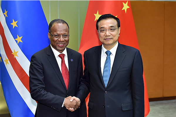 Premier Li Keqiang called for boosting cooperation and strengthening political mutual trust with Cape Verde, while meeting with Prime Minister Ulisses Correia e Silva on Oct 10.