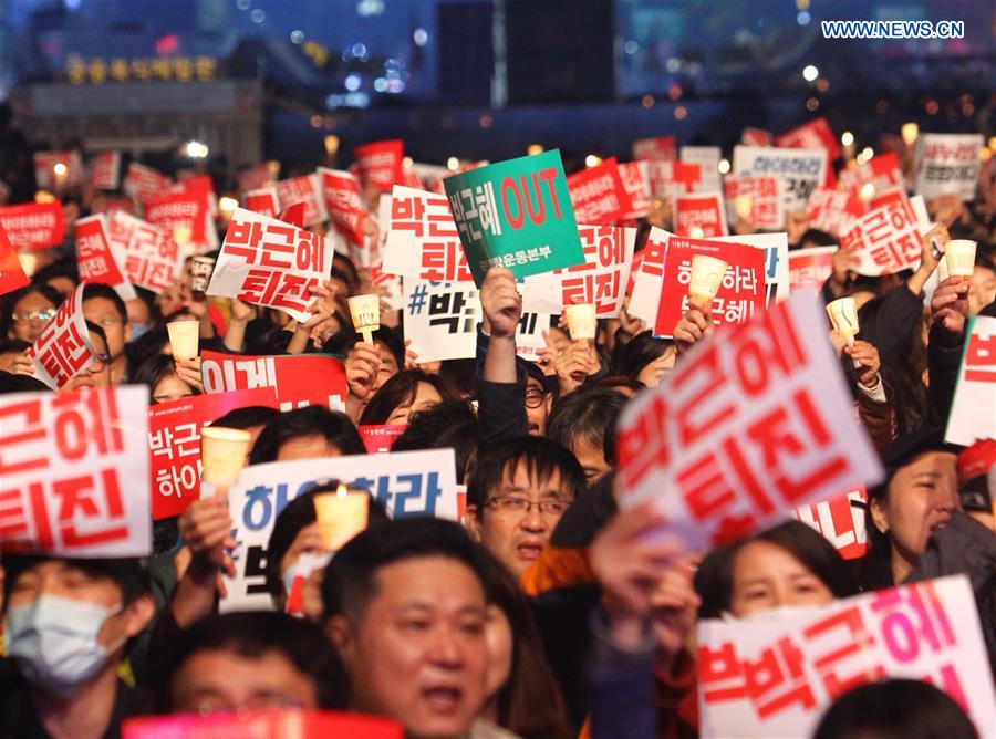 Protesters attend a rally calling for the resignation of South Korean President Park Geun-hye in Seoul, South Korea, on Nov. 5, 2016. (Xinhua/Yao Qilin)