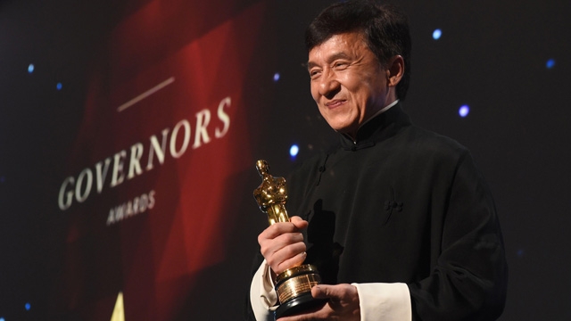 The Academy of Motion Picture Arts and Sciences presented an Honorary Award to Chinese actor Jackie Chan on Saturday, making him the first Chinese person to receive such a honor.