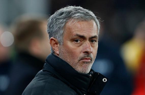 Mourinho asegura que el Manchester United no le ha ofrecido un nuevo contrato (Foto de archivo)