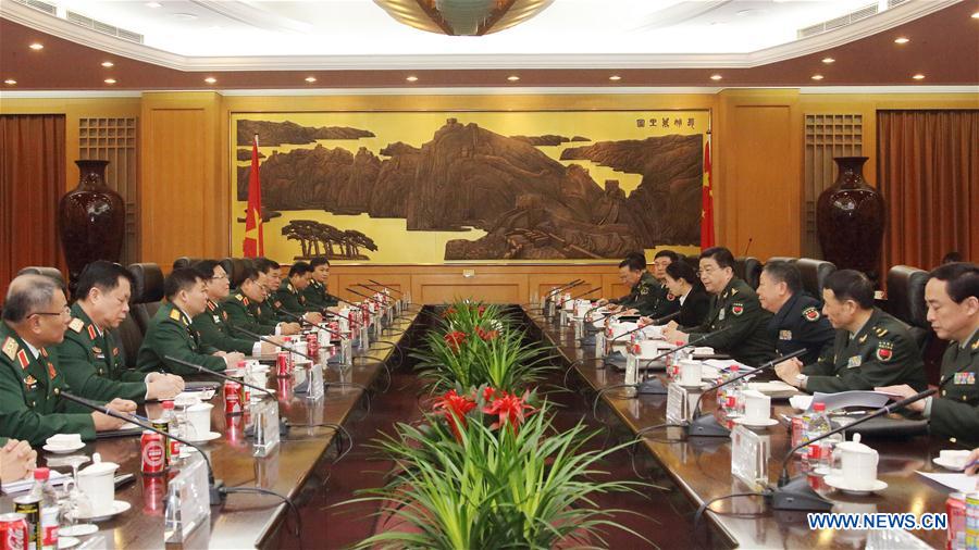 Chinese Defense Minister Chang Wanquan meets with Vietnamese Minister of Defense Ngo Xuan Lich in Beijing, capital of China, Jan. 13, 2017. (Xinhua/Liu Fang)