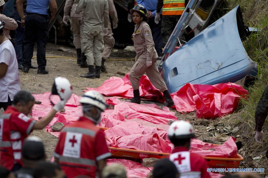  Aumentan a 17 los muertos por accidente vial en Honduras