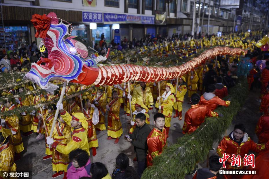 Every evening during the Spring Festival, this dragon travels through Shibing county to scare away evil spirits and all the bad luck that goes with them.