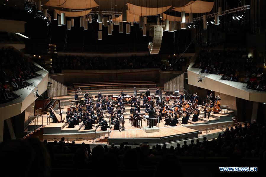 Photo taken on Feb. 20, 2017 shows the Chinese New Year Concert 2017 at Berlin Philharmonie in Berlin, capital of Germany. The Chinese New Year Concert 2017 performed by Guangdong National Orchestra of China kicked off on Monday. A series of cultural activities will be held to commemorate the 45th anniversary of the establishment of the Chinese-German diplomatic relations. (Xinhua/Shan Yuqi) 