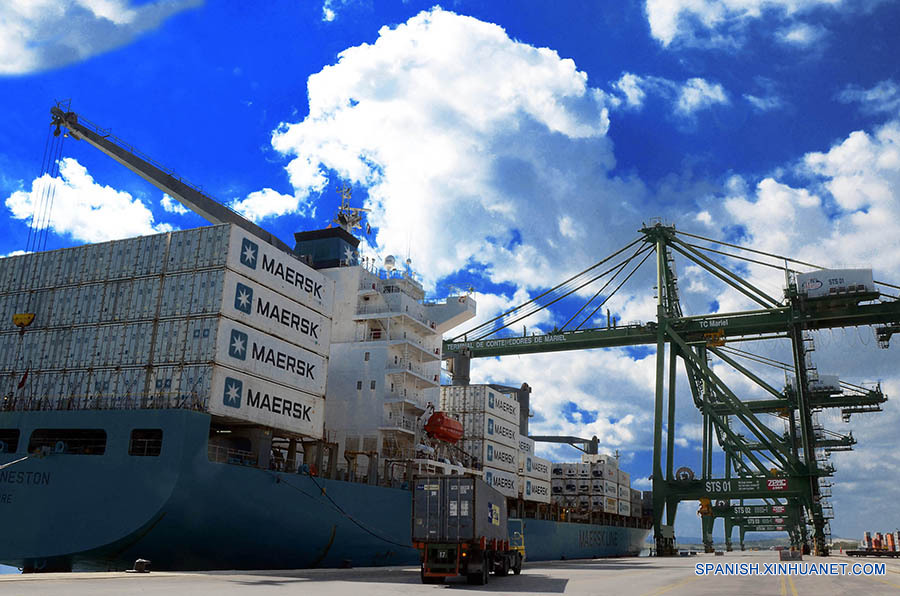 Área de carga y descarga de los buques de mercancía en la terminal de contenedores de la Zona Especial de Desarrollo del Mariel. La Habana, Cuba 6 febrero de 2017. Joaquín Hernández / Xinhua