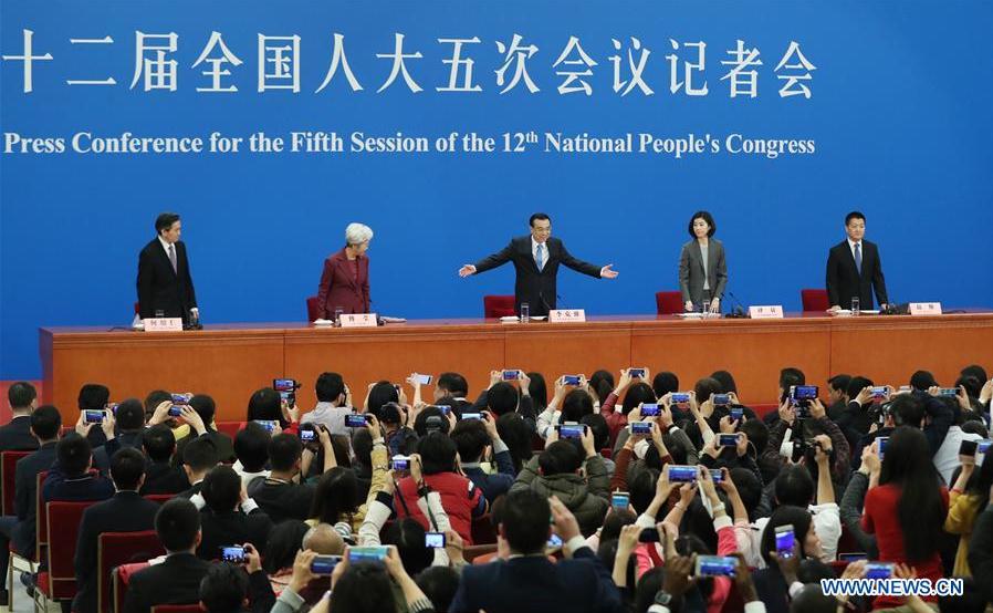 Chinese Premier Li Keqiang gives a press conference at the Great Hall of the People in Beijing, capital of China, March 15, 2017. (Xinhua/Xie Huanchi)