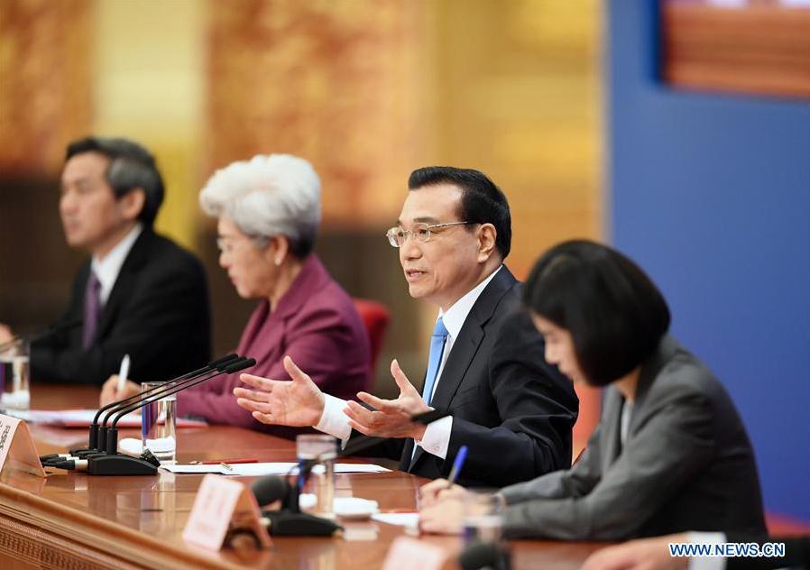 Chinese Premier Li Keqiang gives a press conference at the Great Hall of the People in Beijing, capital of China, March 15, 2017. (Xinhua/Chen Yehua)