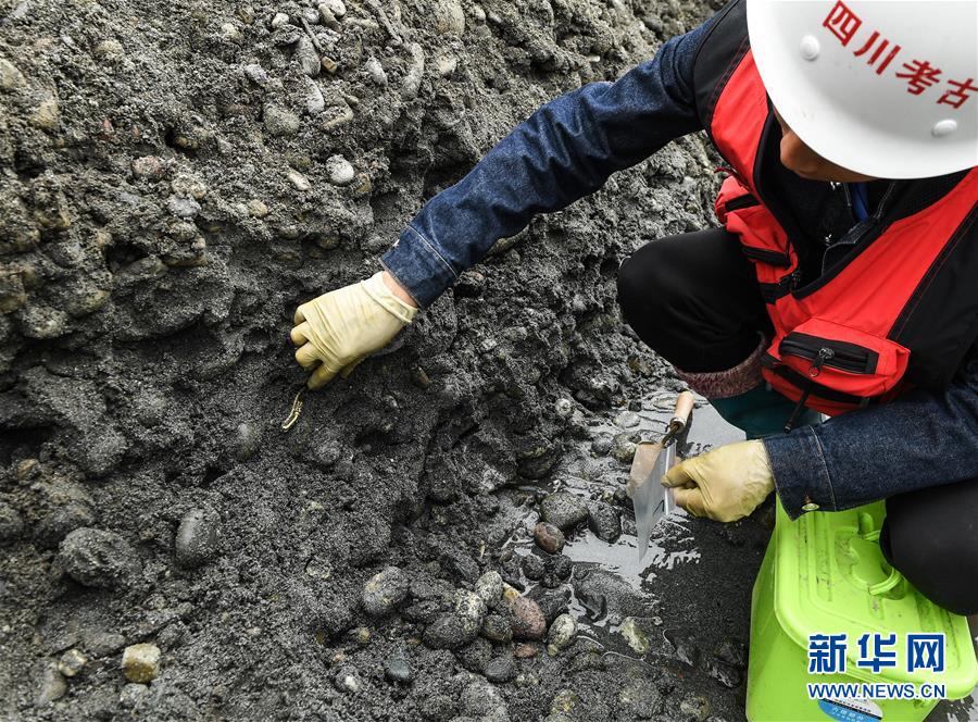 300餘年前張獻忠“江口沉銀”處出水萬件文物