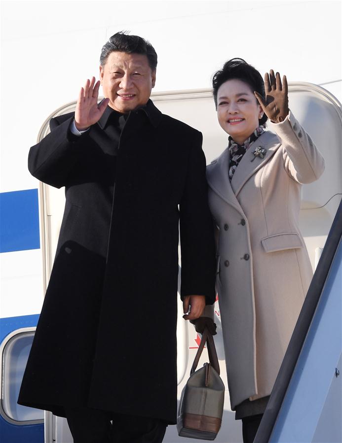 Chinese President Xi Jinping and his wife Peng Liyuan arrive in Helsinki, Finland, April 4, 2017. Chinese President Xi Jinping arrived here Tuesday for a state visit to Finland. (Xinhua/Rao Aimin)