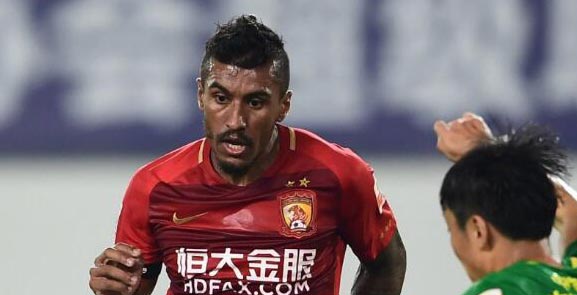 Bayern Munich are preparing an offer to sign Brazil international midfielder Paulinho from Guangzhou Evergrande, according to media reports.