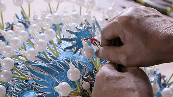 Every figure in Chinese traditional opera has his or her own unique costume. Thus, the hats worn by actors when performing also vary in a lot of forms. 