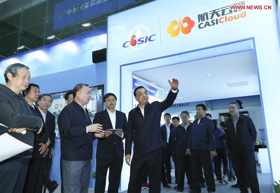 Chinese Premier Li Keqiang (C) inspects China Aerospace Science and Industry Corporation (CASIC) in Beijing, capital of China, April 27, 2017. (Xinhua/Xie Huanchi)