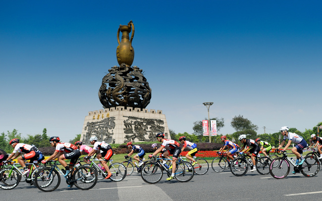 The 2017 Chinese Cycling League races kicked off on Friday in Mianzhu, southwest China