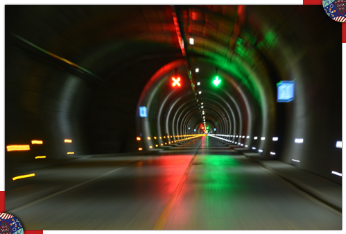 2015年1月全線貫通的獨龍江公路隧道