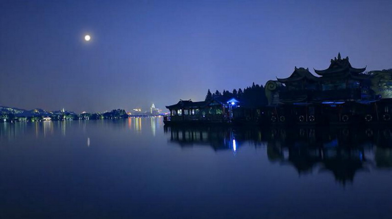 杭州平湖秋月