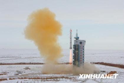 The Long March 2C rocket, carrying "Shijian XI-01," a scientific research satellite, blasts off from the Jiuquan Satellite Launch Center on Thursday, November 12, 2009. [Photo: Xinhua]