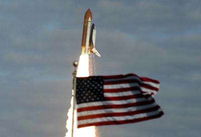 Space shuttle Atlantis lifts off from pad 39-A, Monday, Nov. 16, 2009, at the Kennedy Space Center in Cape Canaveral, Fla. Atlantis and its six member crew are heading for an 11-day mission to the international space station. (Xinhua/Reuters Photo)