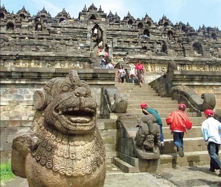 The majestic Borobudur temple near Yogyakarta is Indonesia's most-visited tourist attraction. Photos by Chen Liang / China Daily 