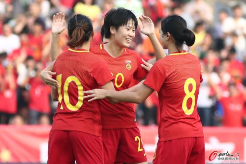 [高清組圖]楊麗戴帽王霜破門 中國女足4-1大勝