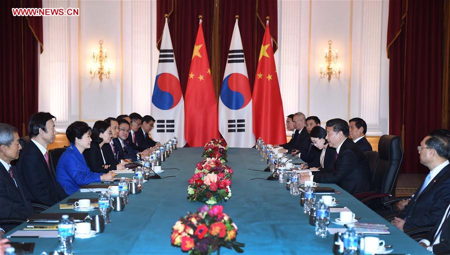 WASHINGTON D.C., March 31, 2016 (Xinhua) -- Chinese President Xi Jinping (2nd R) meets with his Republic of Korea (ROK) counterpart Park Geun-hye (3rd L) on the sidelines of the fourth Nuclear Security Summit in Washington D.C., the United States, March 31, 2016. (Xinhua/Zhang Duo)