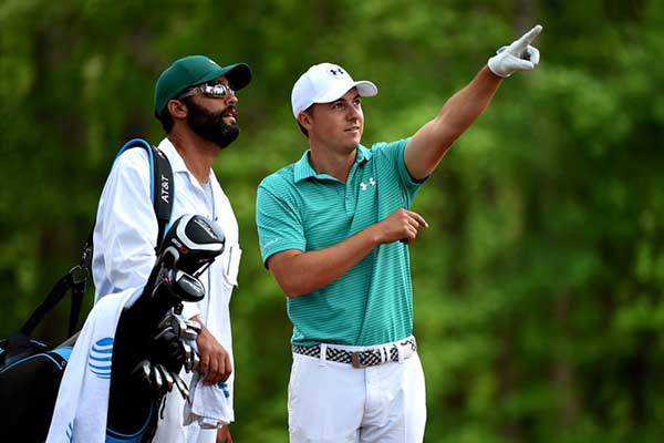 Defending champ Spieth leads at Augusta