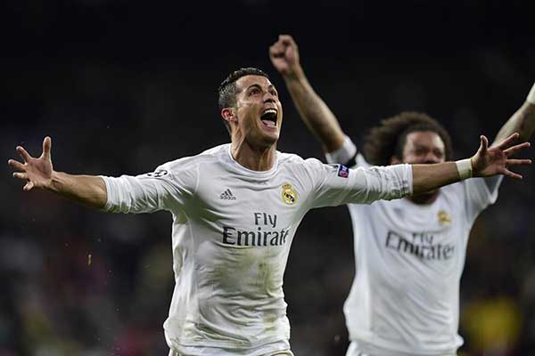 Ronaldo hat-trick helps Los Blancos win 3-2 on aggregate