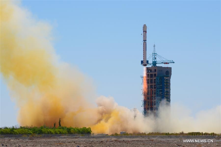 JIUQUAN, May 15, 2016 (Xinhua) -- A Long March 2-D rocket carrying the Yaogan-30 remote sensing satellite blasts off at the Jiuquan Satellite Launch Center in Jiuquan, northwest China