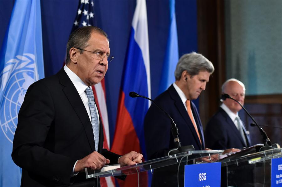 Russian Foreign Minister Sergei Lavrov (L), U.S. Secretary of State John Kerry (C) and United Nations special envoy on Syria Staffan de Mistura attend a press conference after a meeting of the International Syria Support Group on Syria in Vienna, Austria, on May 17, 2016. (Xinhua/Qian Yi)