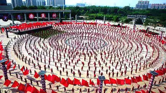 The Laizhou Martial-Arts School is a perennial favorite at CCTV galas.