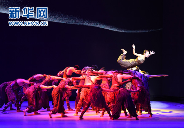 With a history of over 25-hundred years, the Beijing-Hangzhou Grand Canal is a man-made canal created centuries ago by the Chinese people. Now a Dance drama, "Meet the Grand Canal," paying tribute to the this man-made wonder, has debuted at the National Centre for the Performing Arts in Beijing, and is wrapping up it