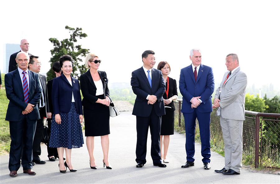BELGRADE, June 17, 2016 (Xinhua) -- Chinese President Xi Jinping and his wife Peng Liyuan, accompanied by Serbian President Tomislav Nikolic and his wife, visit the historic Kalemegdan in Belgrade, Serbia, June 17, 2016. (Xinhua/Ma Zhancheng)