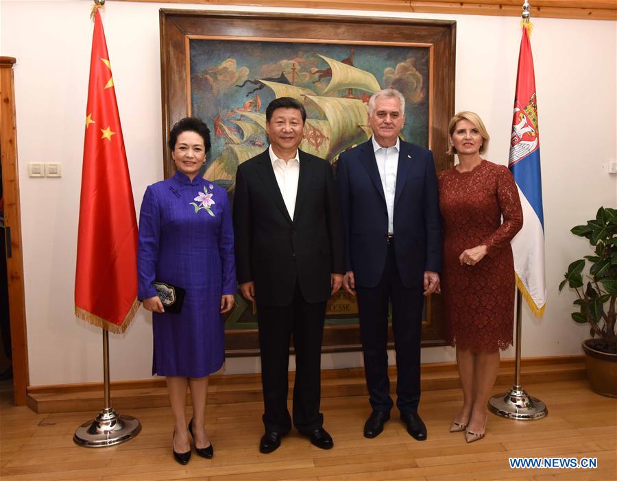 BELGRADE, June 18, 2016 (Xinhua) -- Chinese President Xi Jinping (2nd L) and his wife Peng Liyuan (1st L) pose for a group photo with Serbian President Tomislav Nikolic (2nd R) and his wife Dragica Nikolic in Belgrade, Serbia, June 17, 2016. Xi Jinping met with Tomislav Nikolic in Belgrade on Friday. (Xinhua/Rao Aimin) 